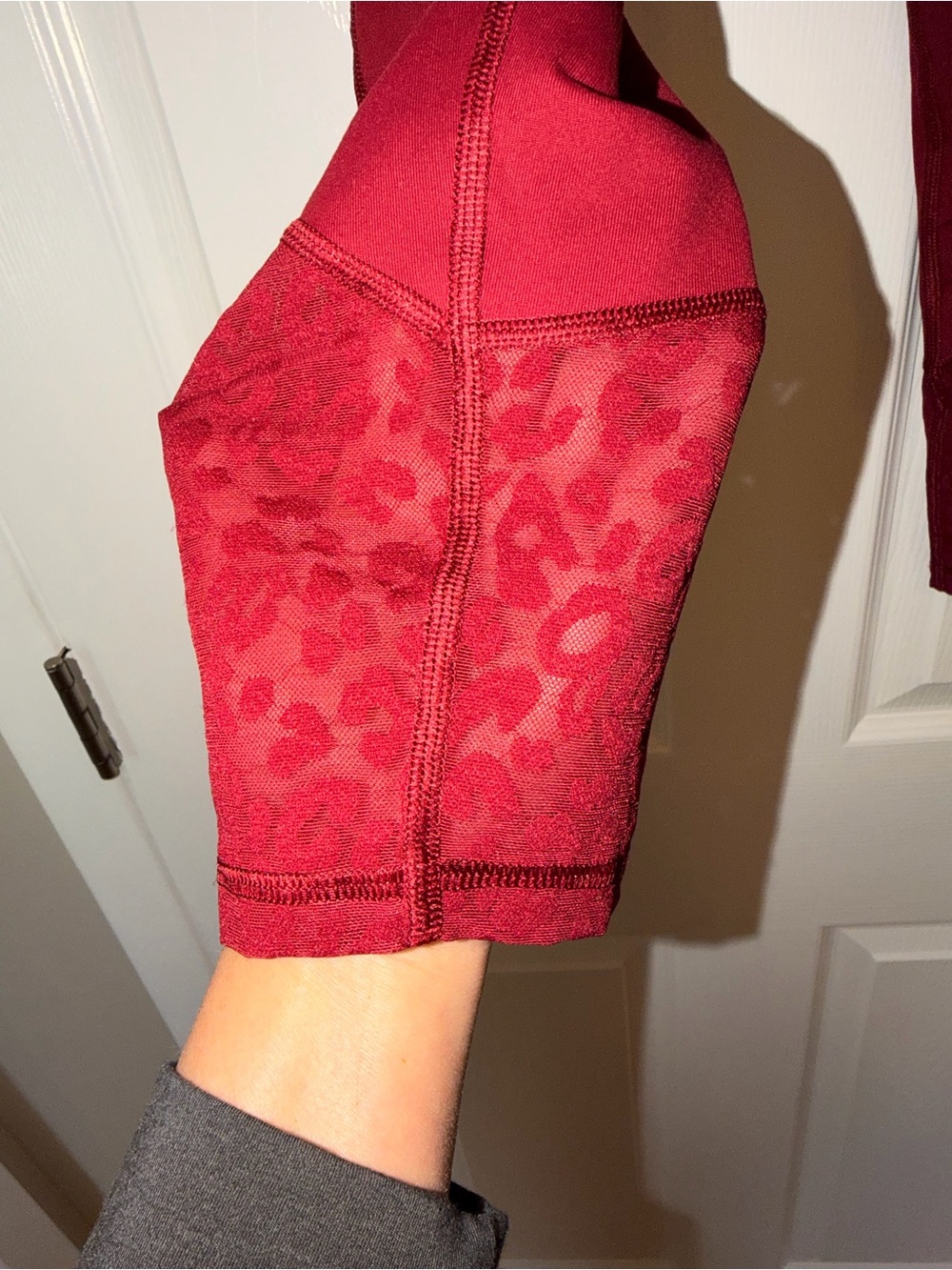 Victoria's Secret Knockout Capri Leggings - Picture 7 of 9